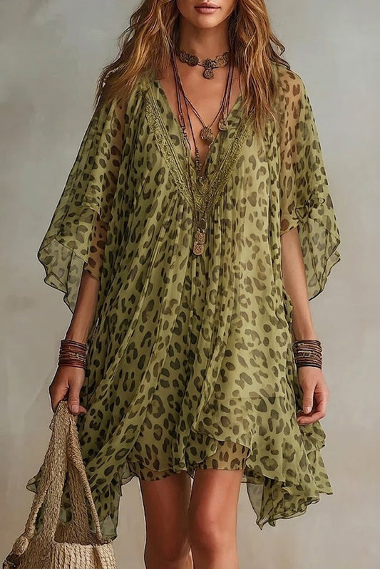 Bianca • Vestido de chiffon con estampado de leopardo, de corte amplio y fluido, escote en V