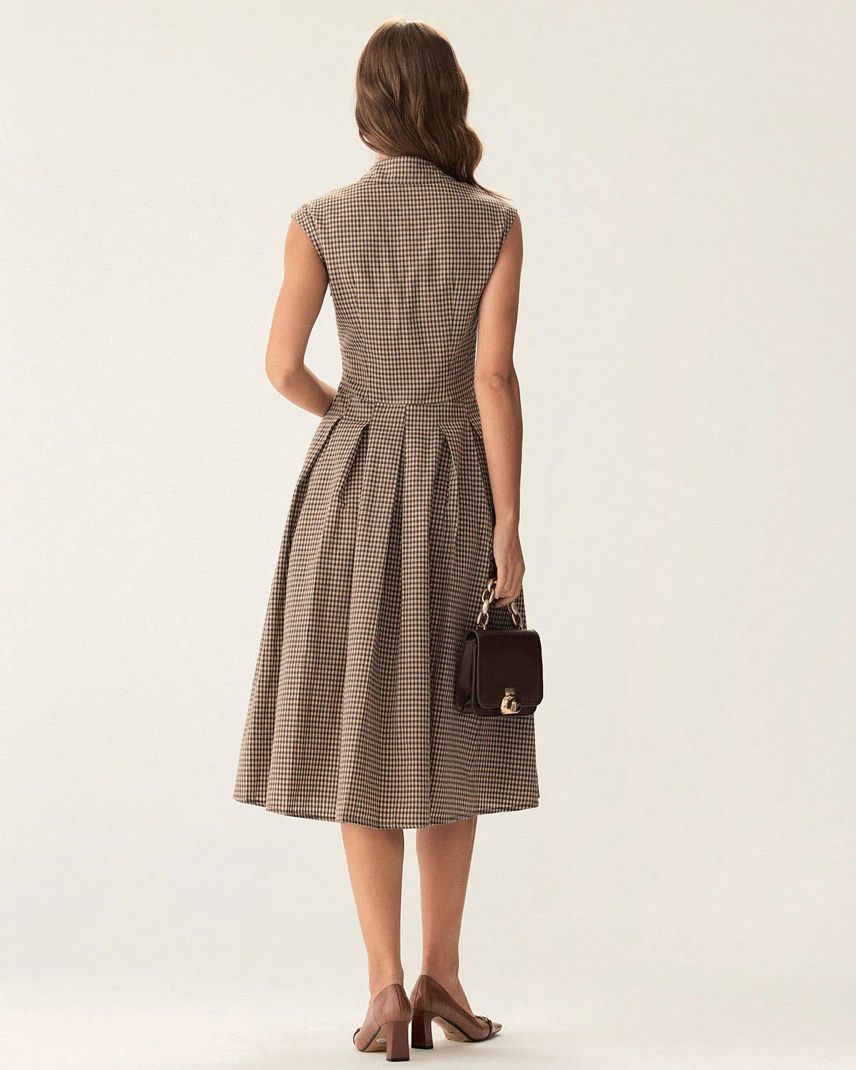 DALIA | Vestido midi plisado a cuadros marrones con botones