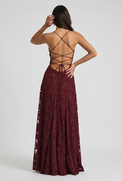 SIRA | Vestido largo y romántico