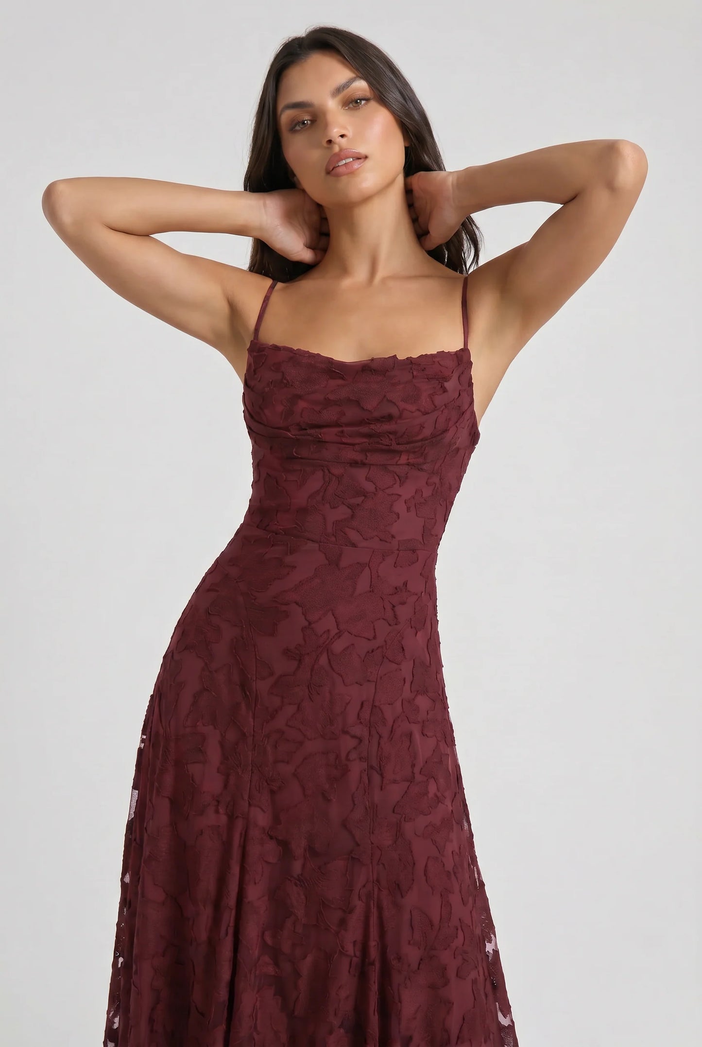 SIRA | Vestido largo y romántico