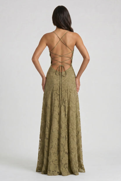 SIRA | Vestido largo y romántico