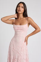 SIRA | Vestido largo y romántico