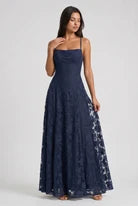 SIRA | Vestido largo y romántico