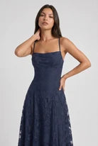 SIRA | Vestido largo y romántico