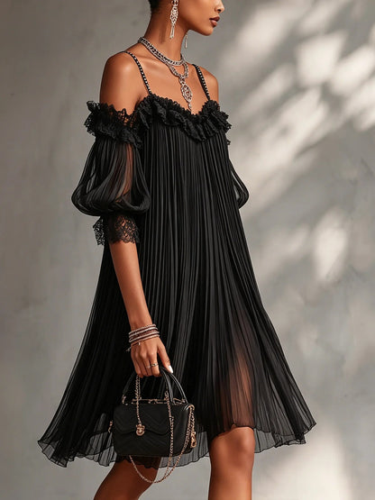 BELLA | Vestido mini de muselina con hombros descubiertos y borde de encaje.